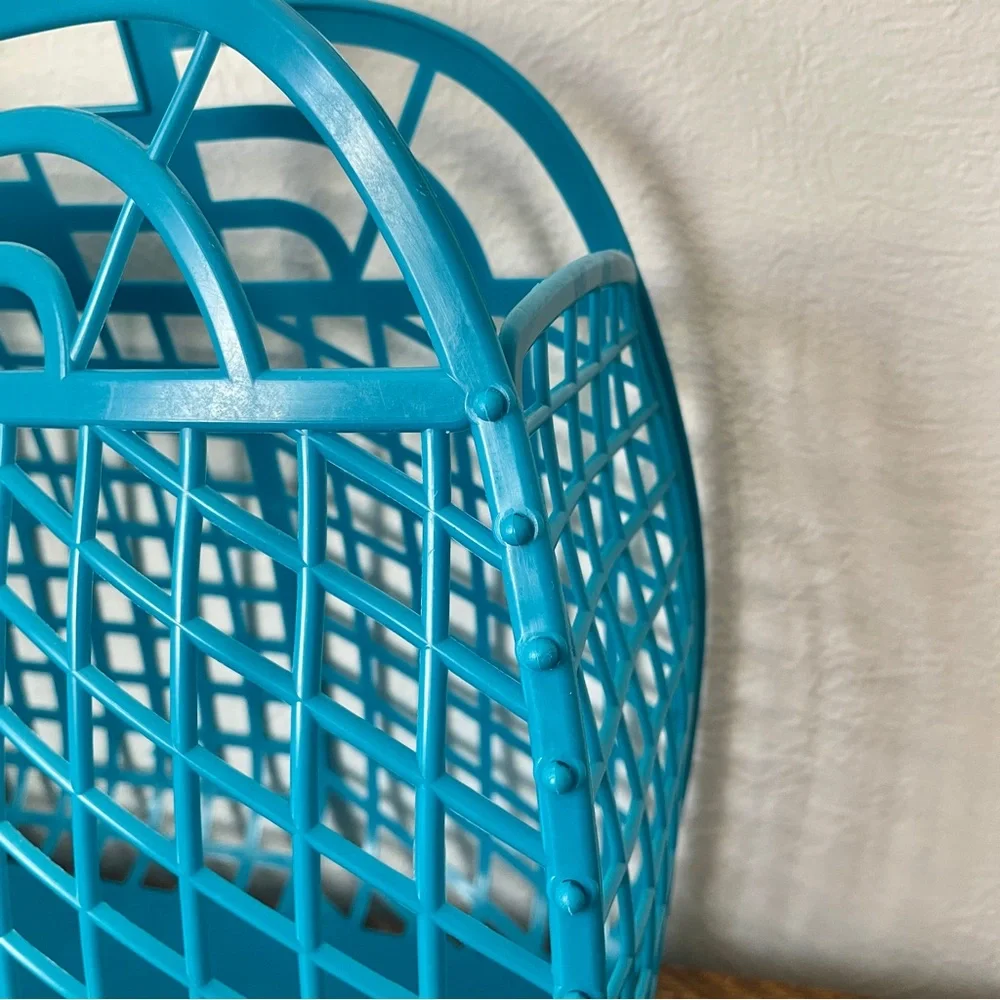1970s Jelly Basket Bag • Beach Bag • Shopping Tote • Plastic Basket Bag - Picture 4 of 6